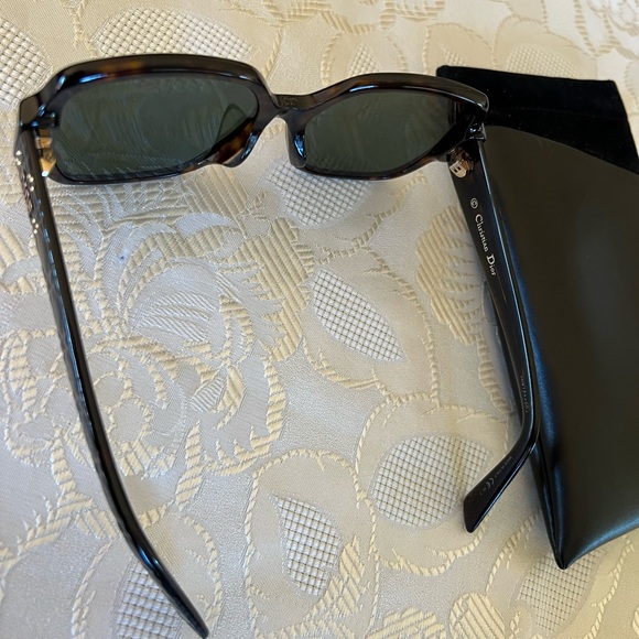 Brand new Dior sunglasses with Dior case - Picture 7 of 7
